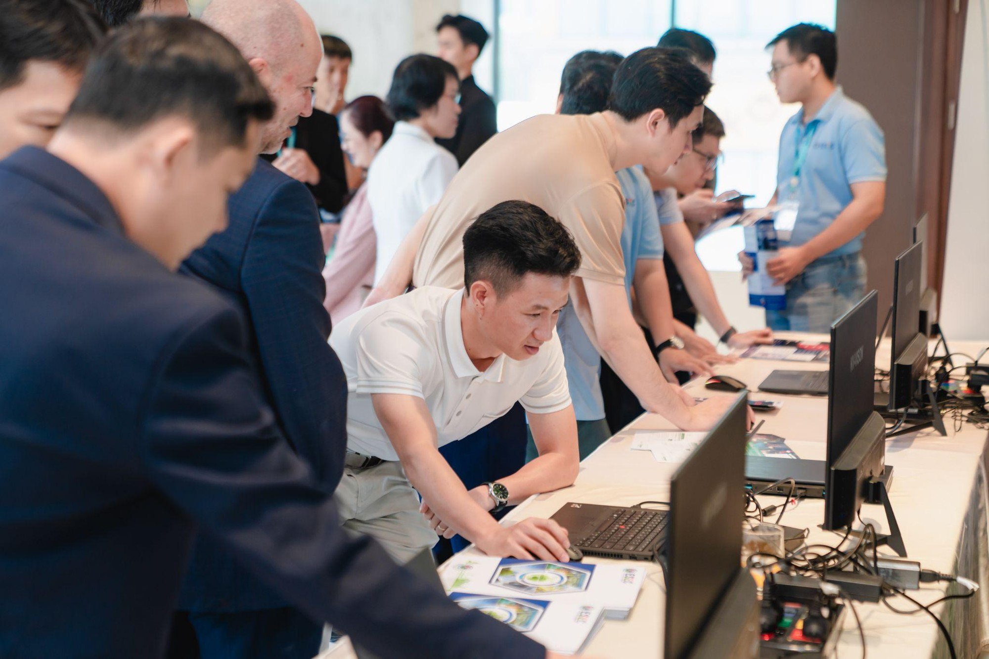 Schneider Electric v&agrave; ESEC kiến tạo Trung t&acirc;m Dữ liệu Xanh &ndash; Số - Ảnh 4.
