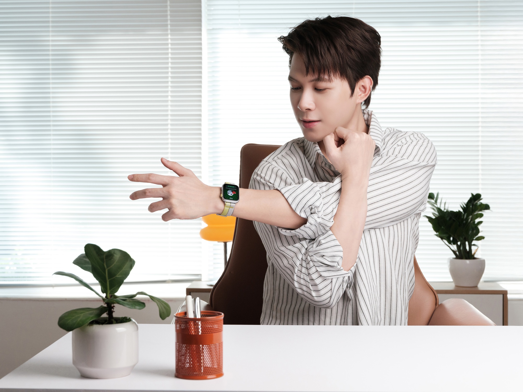 Nam thần Việt lọt top &ldquo;đẹp trai nhất thế giới&rdquo; xuất hiện ngạo nghễ trong bộ ảnh mới - Ảnh 4.