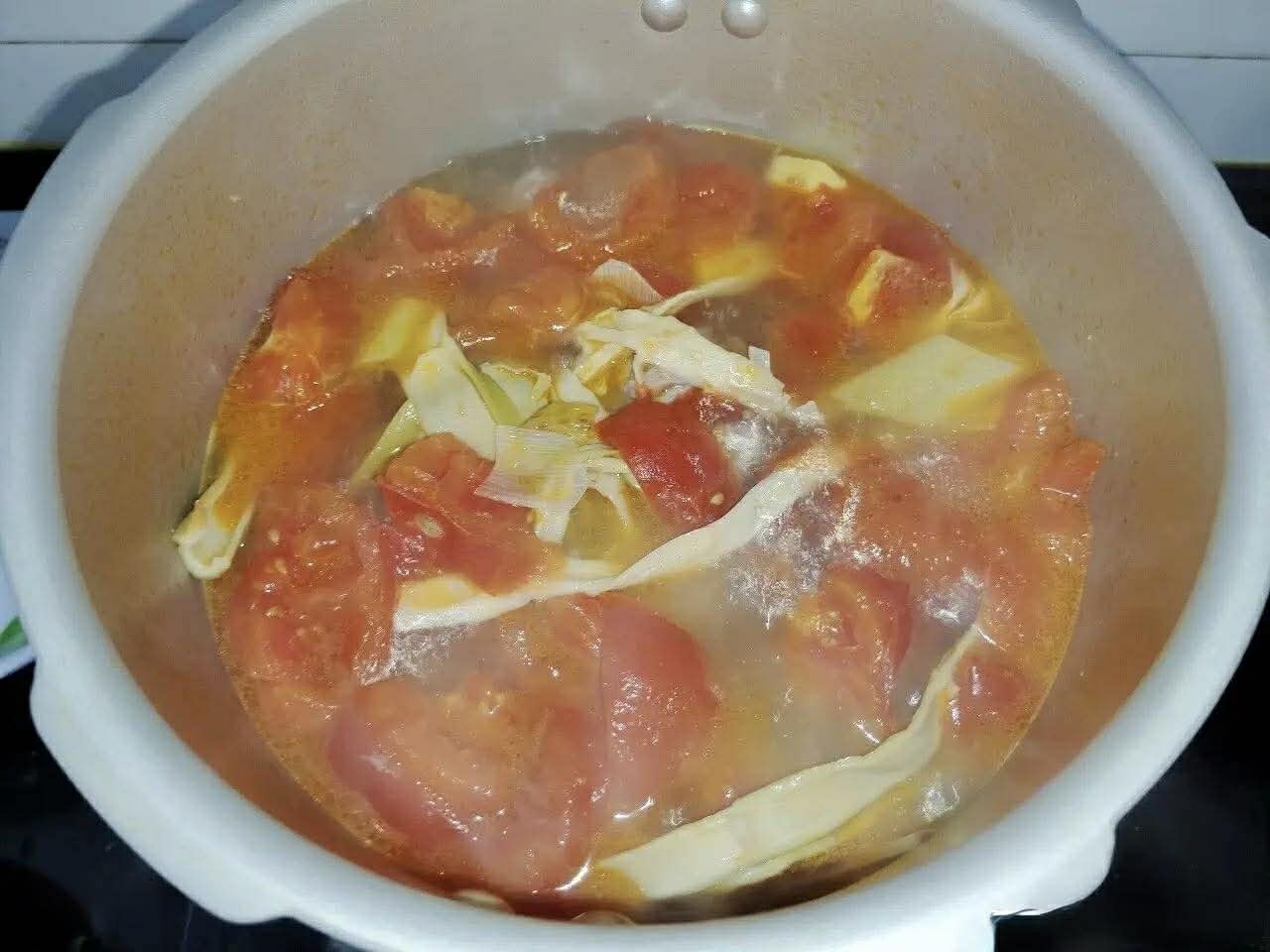 Vẫn l&agrave; m&oacute;n canh c&agrave; chua nhưng nấu theo c&aacute;ch n&agrave;y, vị chua ngọt thanh m&aacute;t ngon bất ngờ, ăn đến đ&acirc;u "thấm" đến đ&oacute;- Ảnh 7.
