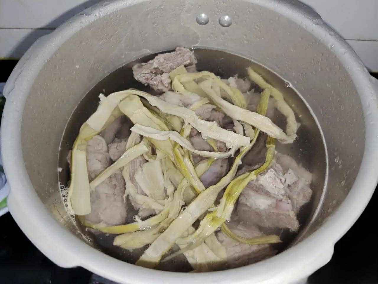 Vẫn l&agrave; m&oacute;n canh c&agrave; chua nhưng nấu theo c&aacute;ch n&agrave;y, vị chua ngọt thanh m&aacute;t ngon bất ngờ, ăn đến đ&acirc;u "thấm" đến đ&oacute;- Ảnh 5.