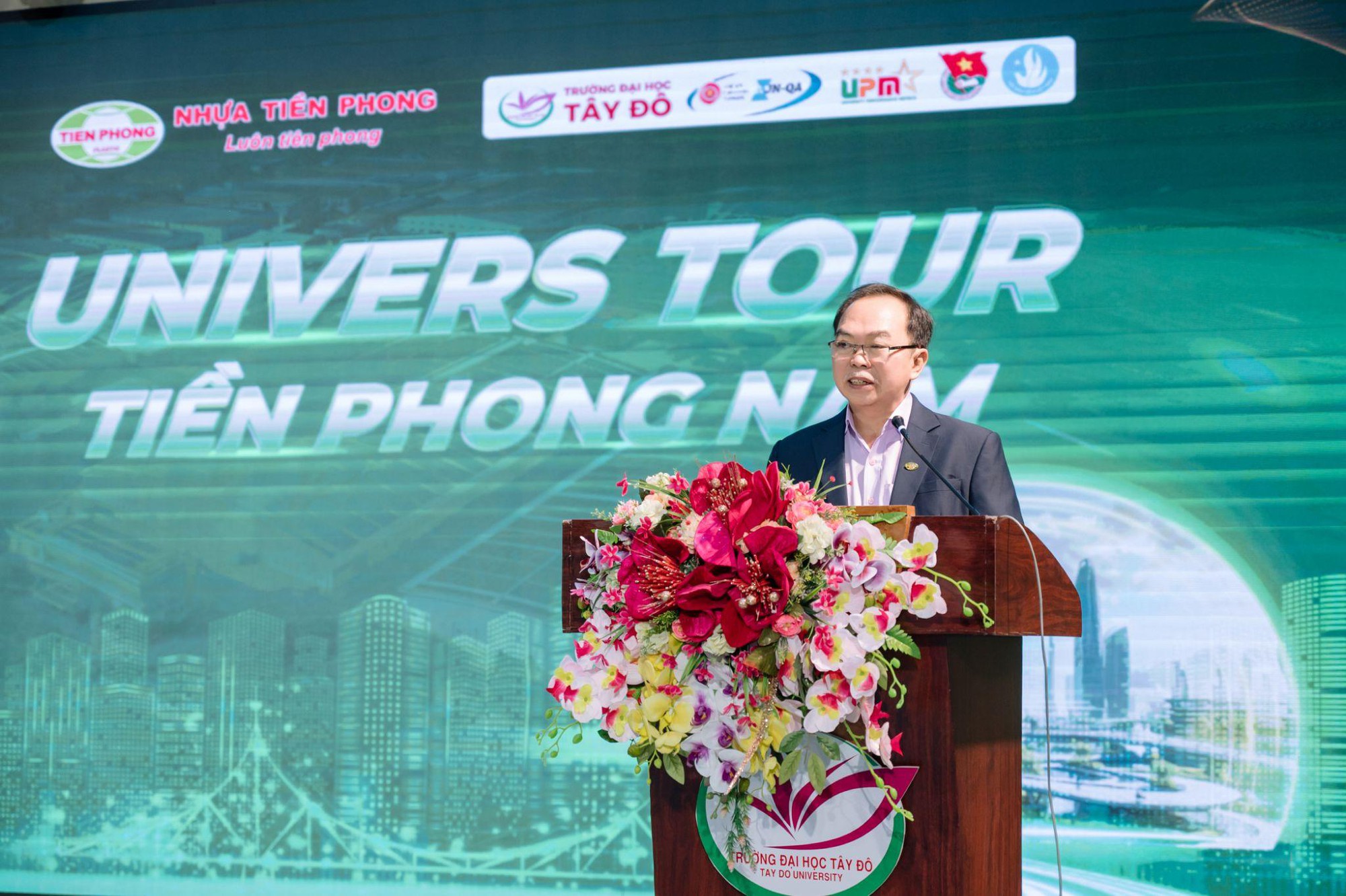 Univers Tour Tiền Phong Nam kết nối sinh vi&ecirc;n Cần Thơ với xu hướng vật liệu xanh- Ảnh 1.