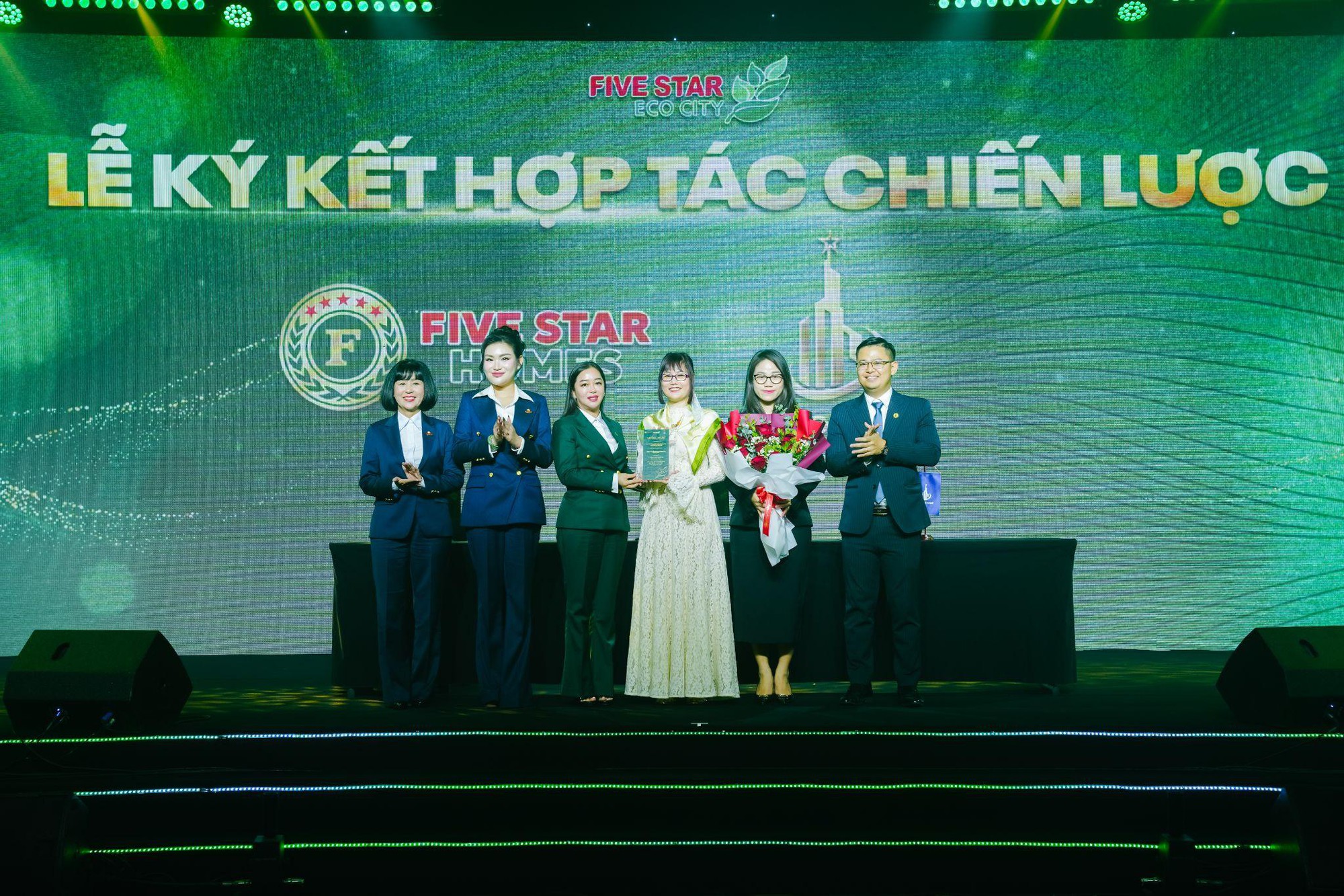 Miền Bắc b&ugrave;ng nổ với lễ ra qu&acirc;n ph&acirc;n khu The Royal - Đại đ&ocirc; thị sinh th&aacute;i Five Star Eco City- Ảnh 1.