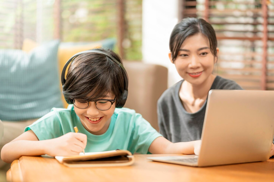 Nghịch lý của người trẻ: Thạo AI nhưng chọn mạng vẫn phải "xin vía" người quen- Ảnh 2. Nghịch lý của người trẻ: Thạo AI nhưng chọn mạng vẫn phải "xin vía" người quen- Ảnh 2.