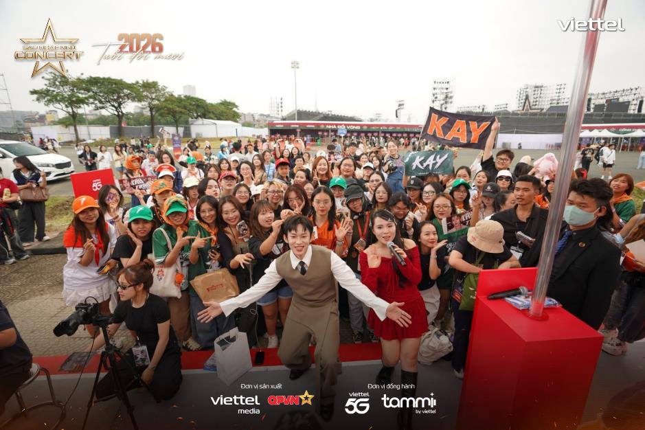 Vẻ đẹp người l&iacute;nh t&aacute;i hiện đầy cảm x&uacute;c tại &ldquo;Sao Nhập Ngũ Concert 2026&rdquo;- Ảnh 3.