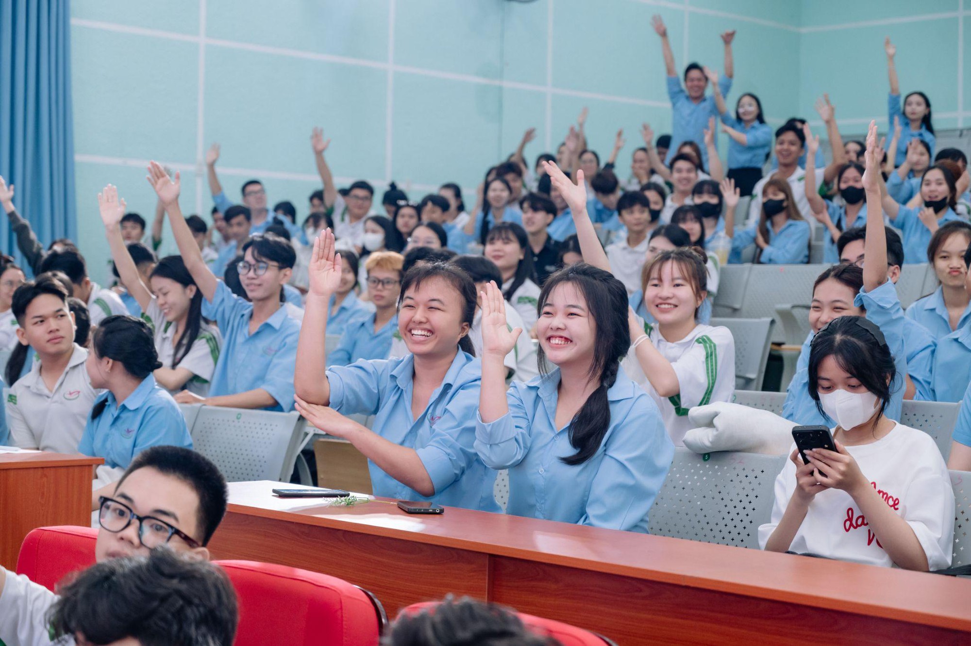 Univers Tour Tiền Phong Nam kết nối sinh vi&ecirc;n Cần Thơ với xu hướng vật liệu xanh- Ảnh 2.