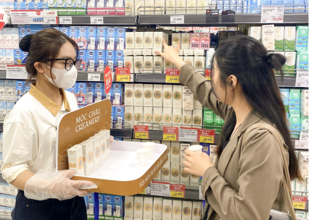 Đ&oacute;n h&egrave; rực rỡ, tham gia tr&agrave;o lưu "săn" xe m&aacute;y điện c&ugrave;ng Mộc Ch&acirc;u Creamery- Ảnh 3.