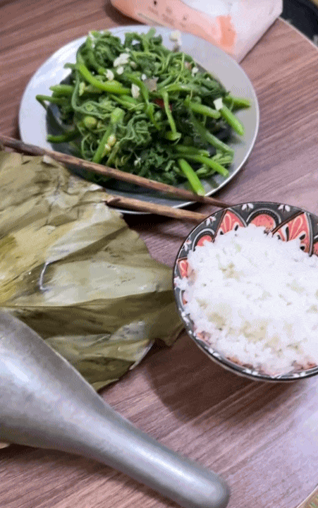 Vợ chồng trẻ người Th&aacute;i từ Điện Bi&ecirc;n xuống Hưng Y&ecirc;n l&agrave;m c&ocirc;ng nh&acirc;n, tổng thu nhập 18 triệu, nu&ocirc;i con nhỏ vẫn dư 7 triệu: Người khen vun v&eacute;n, người bảo kham khổ- Ảnh 2.