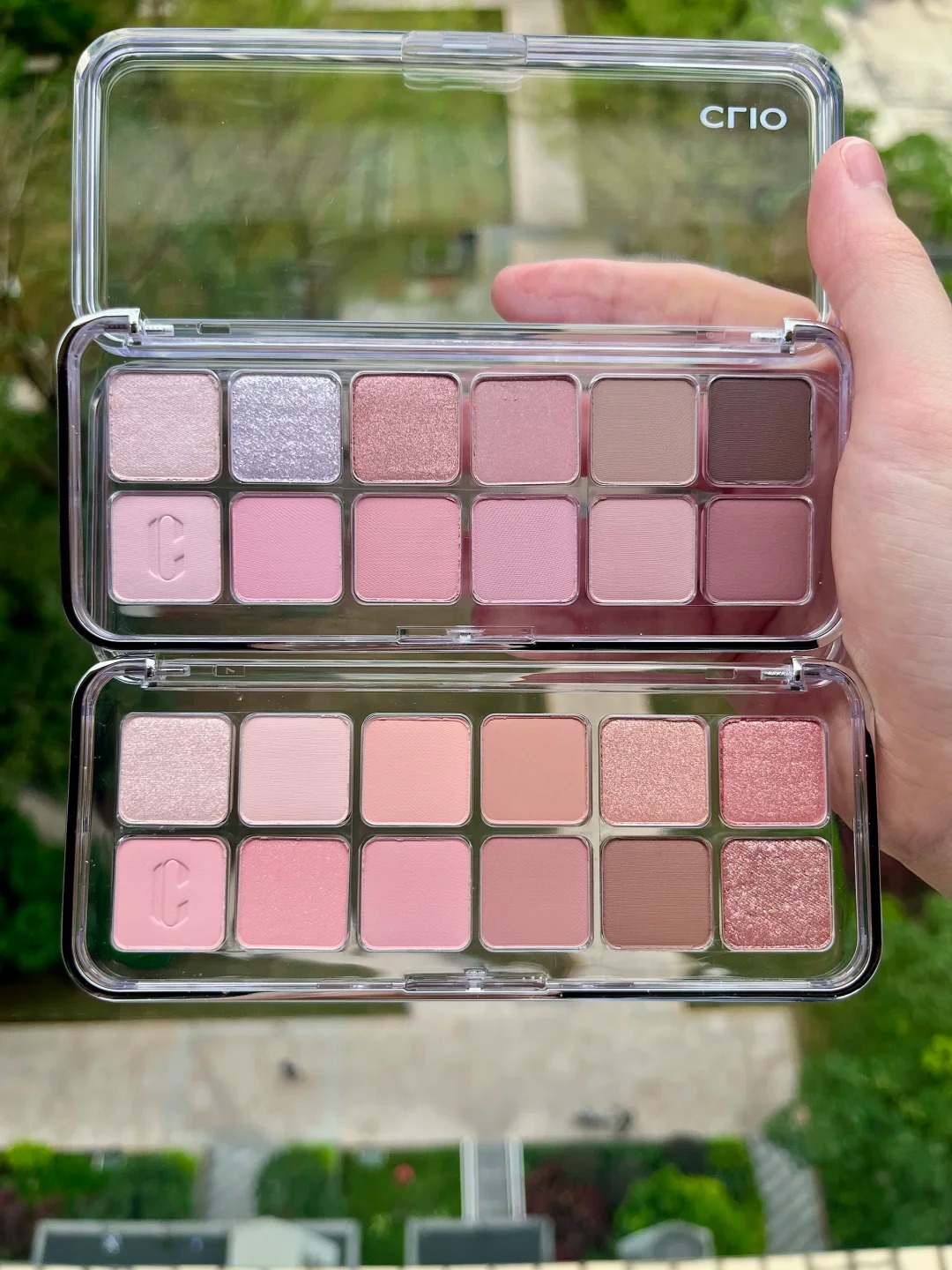 Từ makeup tới váy áo, tạo hình của Jisoo tại Met Gala bị "copy" hàng loạt - Ảnh 11.