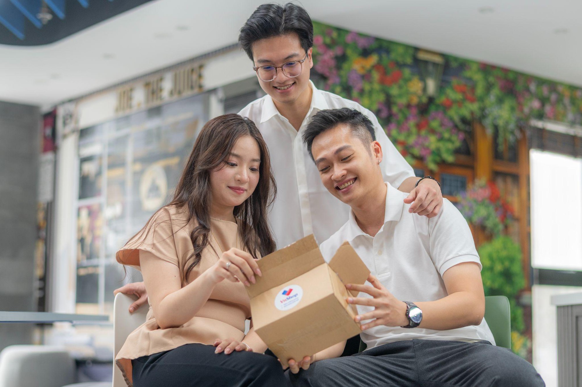 H&ocirc;m nay VnShop mở đại tiệc sinh nhật 10 tuổi: Live li&ecirc;n tục 10 tiếng, loạt thương hiệu tung deal tới 3 triệu đồng- Ảnh 2.