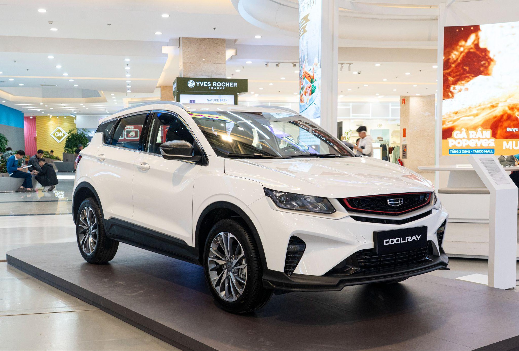 Kh&ocirc;ng chỉ l&agrave; phương tiện di chuyển, Geely Coolray đang trở th&agrave;nh lựa chọn phong c&aacute;ch sống của người trẻ- Ảnh 1.