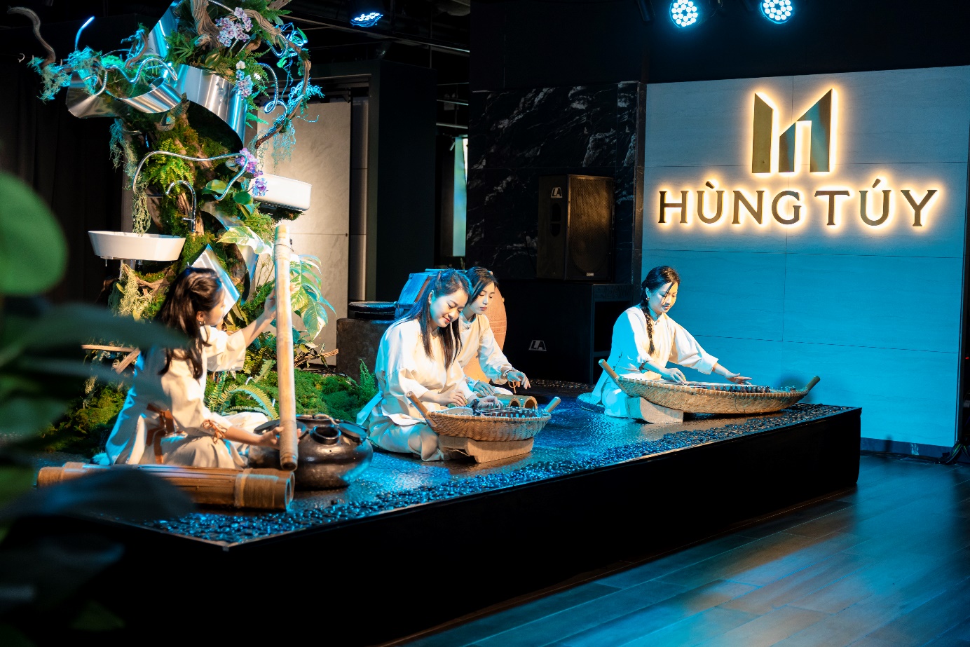 H&ugrave;ng T&uacute;y Pro Space th&agrave;nh c&ocirc;ng tổ chức Grand Opening &ldquo;Echoes of Nature&rdquo; tại Mcomplex, Vincom Royal City- Ảnh 2.