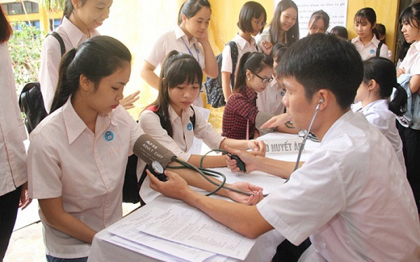 Sức bật mới cho y tế to&agrave;n d&acirc;n: Th&agrave;nh phố Hồ Ch&iacute; Minh huy động to&agrave;n diện hệ thống y tế triển khai kh&aacute;m sức khỏe định kỳ cho người d&acirc;n - Ảnh 1.