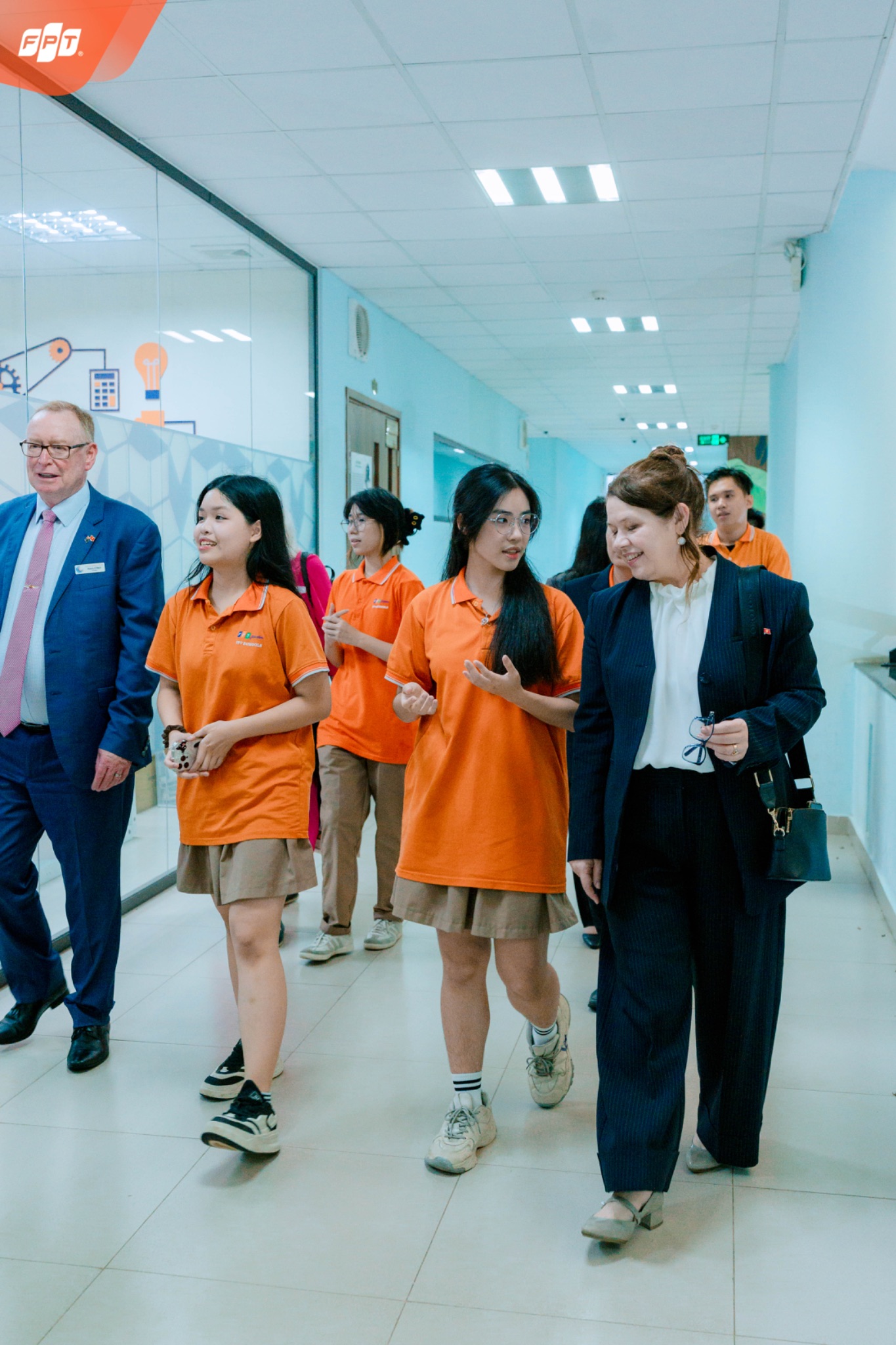 Flex cực mạnh: FPT Schools trở th&agrave;nh hệ thống trường phổ th&ocirc;ng duy nhất tại ch&acirc;u &Aacute; đạt chứng nhận Oxford Quality Gold! - Ảnh 2.