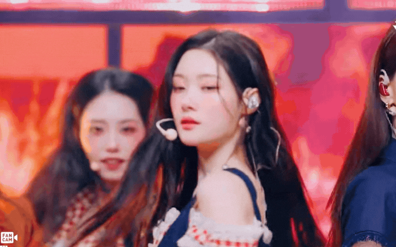 Mỹ nh&acirc;n khai sinh "ti&ecirc;n tử kết m&agrave;n" chỉ cần 4 gi&acirc;y chiếm trọn spotlight, khuynh đảo cả showbiz m&agrave; kh&ocirc;ng tho&aacute;t cảnh hết thời- Ảnh 2.