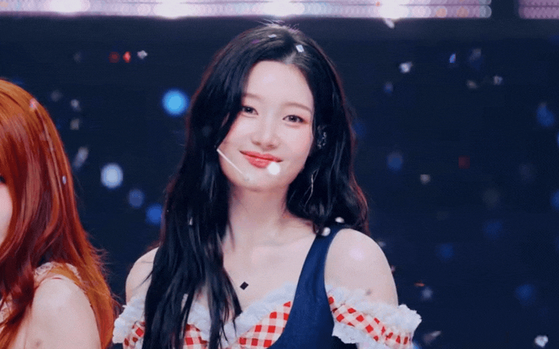 Mỹ nh&acirc;n khai sinh "ti&ecirc;n tử kết m&agrave;n" chỉ cần 4 gi&acirc;y chiếm trọn spotlight, khuynh đảo cả showbiz m&agrave; kh&ocirc;ng tho&aacute;t cảnh hết thời- Ảnh 4.