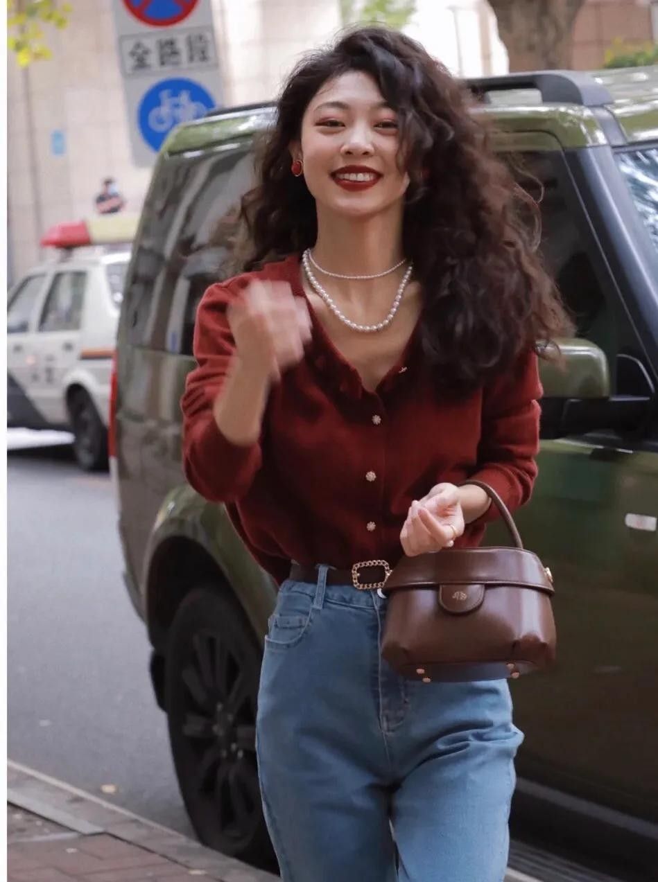 Từ áo chấm bi đến son đỏ: Style Hồng Kông thập niên 90 vẫn khiến phái đẹp mê mệt, Ngô Thanh Vân cũng không thể cưỡng lại - Ảnh 9.