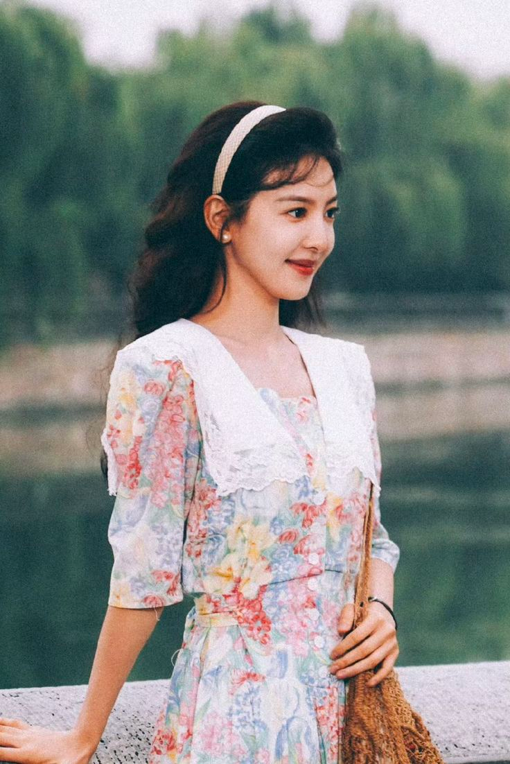 Từ áo chấm bi đến son đỏ: Style Hồng Kông thập niên 90 vẫn khiến phái đẹp mê mệt, Ngô Thanh Vân cũng không thể cưỡng lại - Ảnh 18.