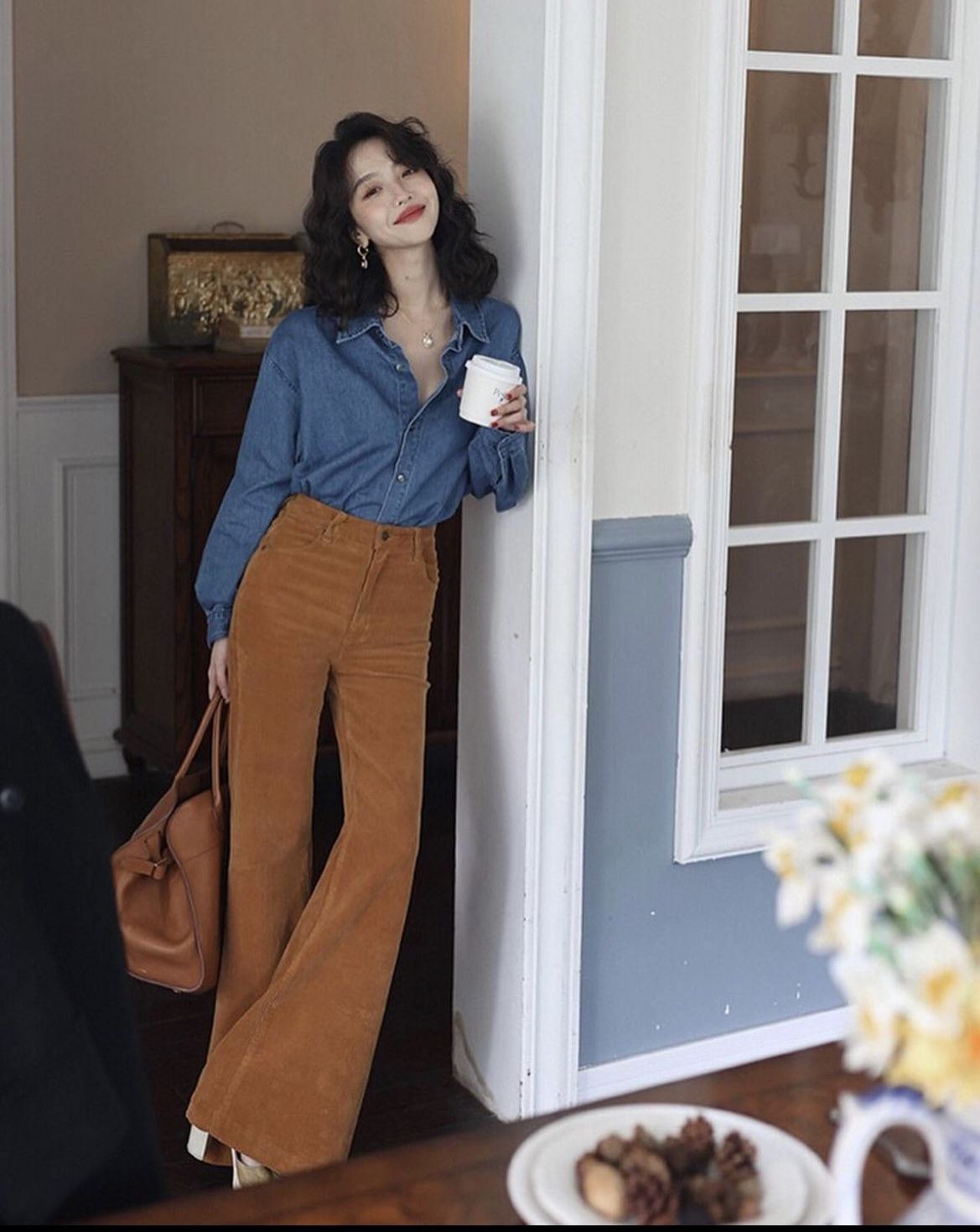 Từ áo chấm bi đến son đỏ: Style Hồng Kông thập niên 90 vẫn khiến phái đẹp mê mệt, Ngô Thanh Vân cũng không thể cưỡng lại - Ảnh 2.