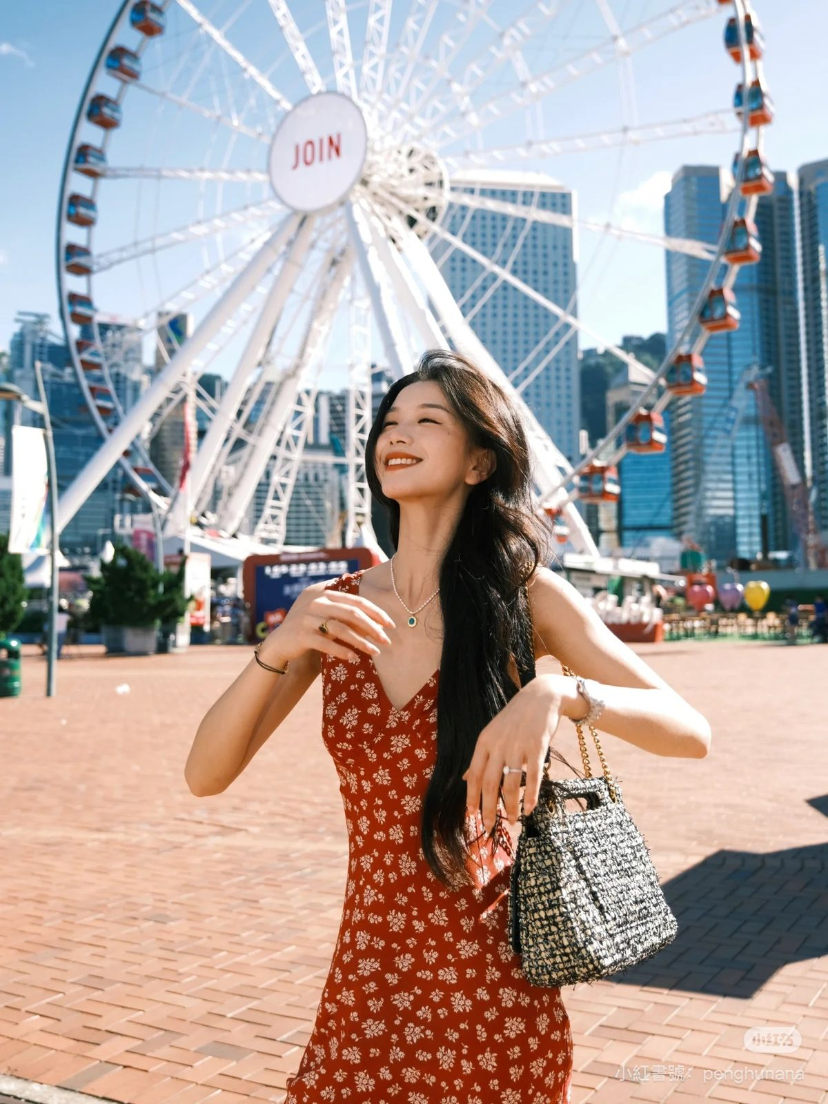 Từ áo chấm bi đến son đỏ: Style Hồng Kông thập niên 90 vẫn khiến phái đẹp mê mệt, Ngô Thanh Vân cũng không thể cưỡng lại - Ảnh 12.