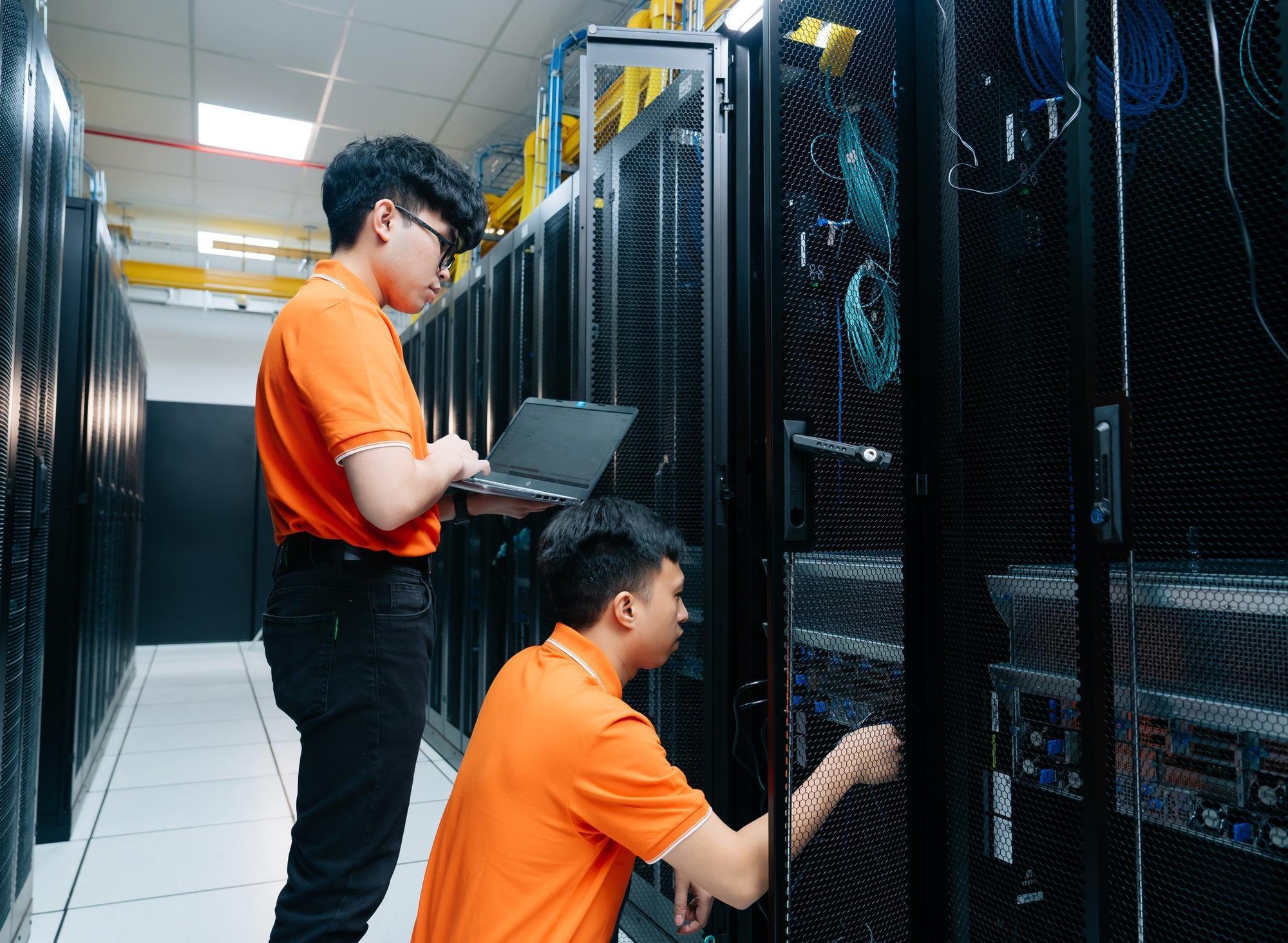 Cuộc đua nh&acirc;n lực thời AI: Những chuy&ecirc;n ng&agrave;nh c&ocirc;ng nghệ đang được săn đ&oacute;n nhất - Ảnh 4.