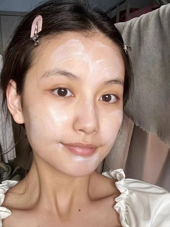 Mua kem chống nắng chỉ nhìn SPF là sai lầm phổ biến khiến da ngày càng nhanh lão hóa - Ảnh 3.