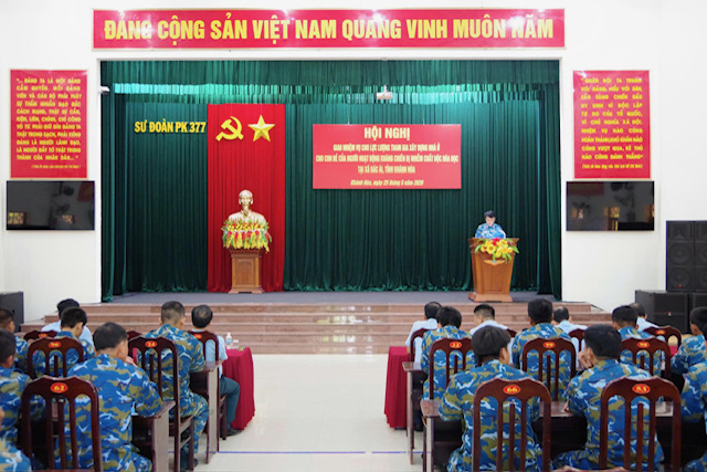 Sư đo&agrave;n 377 triển khai lực lượng x&oacute;a nh&agrave; tạm, nh&agrave; dột n&aacute;t tại x&atilde; B&aacute;c &Aacute;i - Ảnh 2.