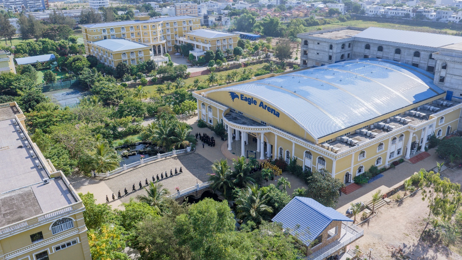 Hệ thống trường Quốc tế Hoa Kỳ APU ghi dấu ấn với 30 triệu USD học bổng - Ảnh 1.