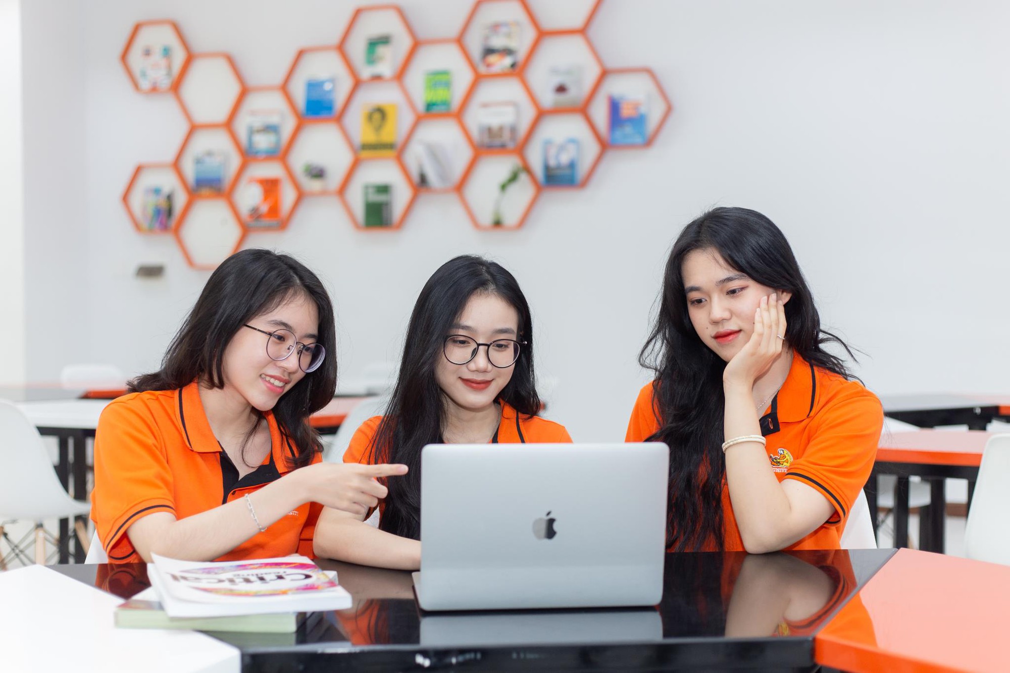 Khi dữ liệu trở th&agrave;nh quyền lực: Thế hệ chuy&ecirc;n gia mới đang được đ&agrave;o tạo như thế n&agrave;o? - Ảnh 1.
