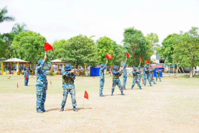 Sư đoàn 372 kiểm tra “3 tiếng nổ” cho chiến sĩ mới - Ảnh 3.
