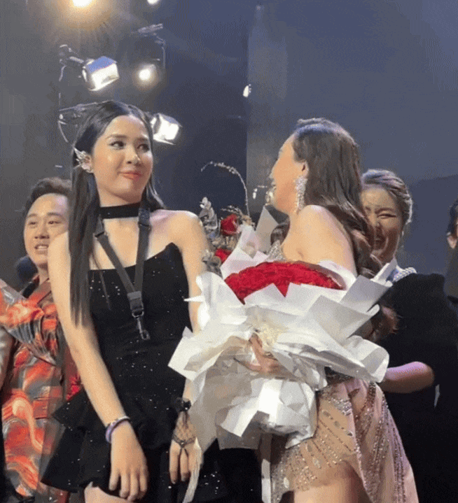 Việt Nam có phú bà hát "thần sầu" là thủ khoa trường quân đội, từng bị 1 diva mắng trên truyền hình- Ảnh 6.