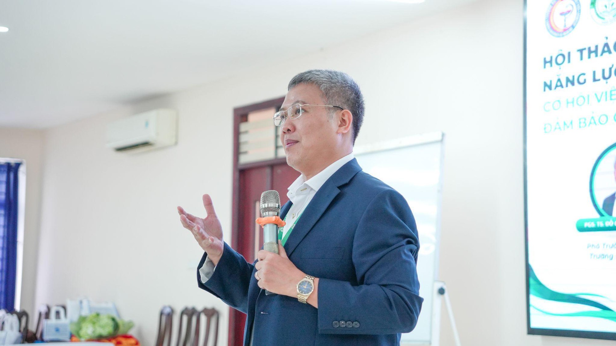 Chuyển m&igrave;nh to&agrave;n diện chuỗi gi&aacute; trị ng&agrave;nh Dược: Từ c&ocirc;ng nghệ đến nguồn nh&acirc;n lực chất lượng cao - Ảnh 1.
