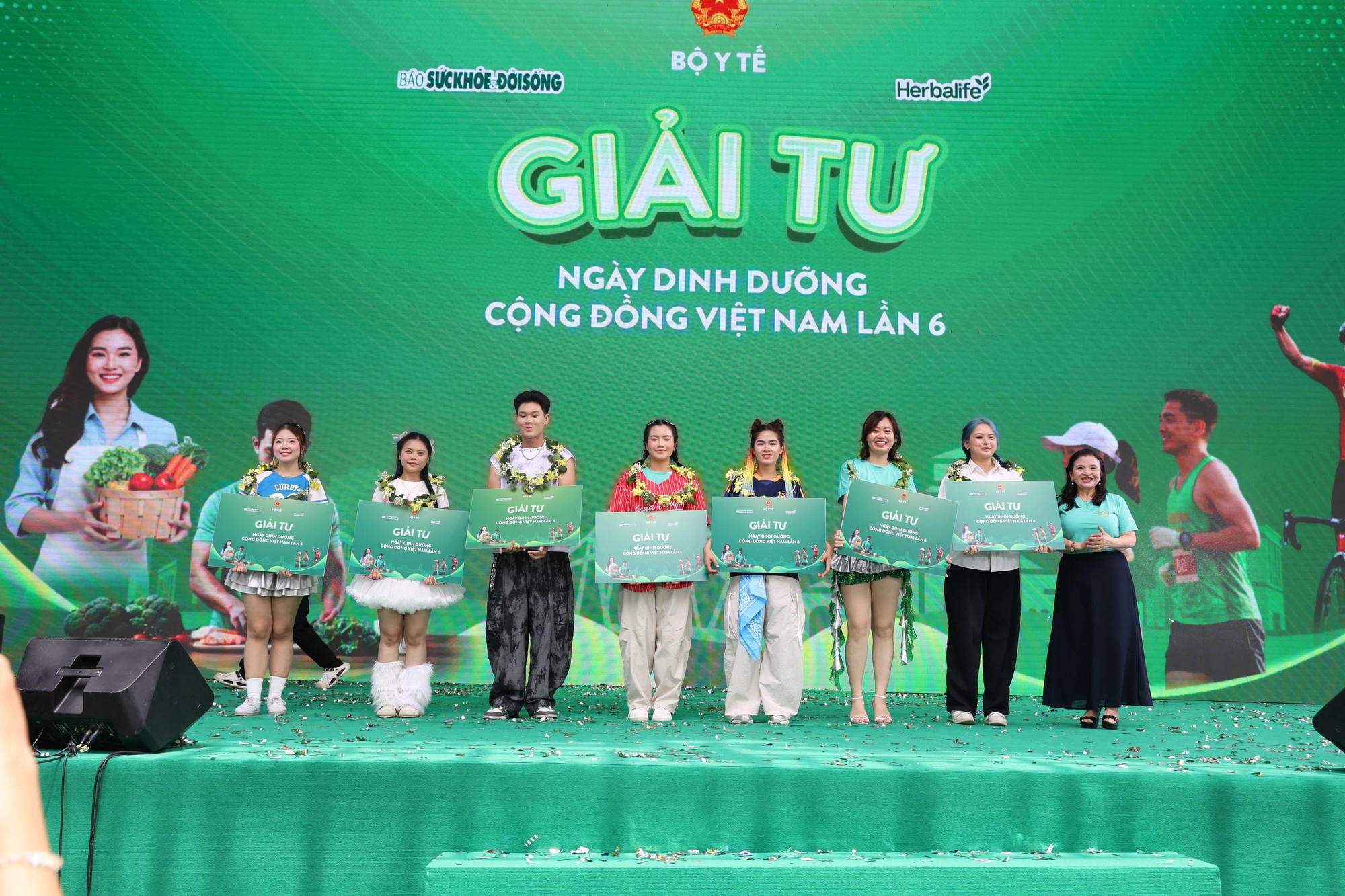 Qua 6 m&ugrave;a Ng&agrave;y Dinh dưỡng cộng đồng Việt Nam: Gần 10.000 người d&acirc;n được tư vấn sức khỏe, dinh dưỡng miễn ph&iacute; - Ảnh 11.