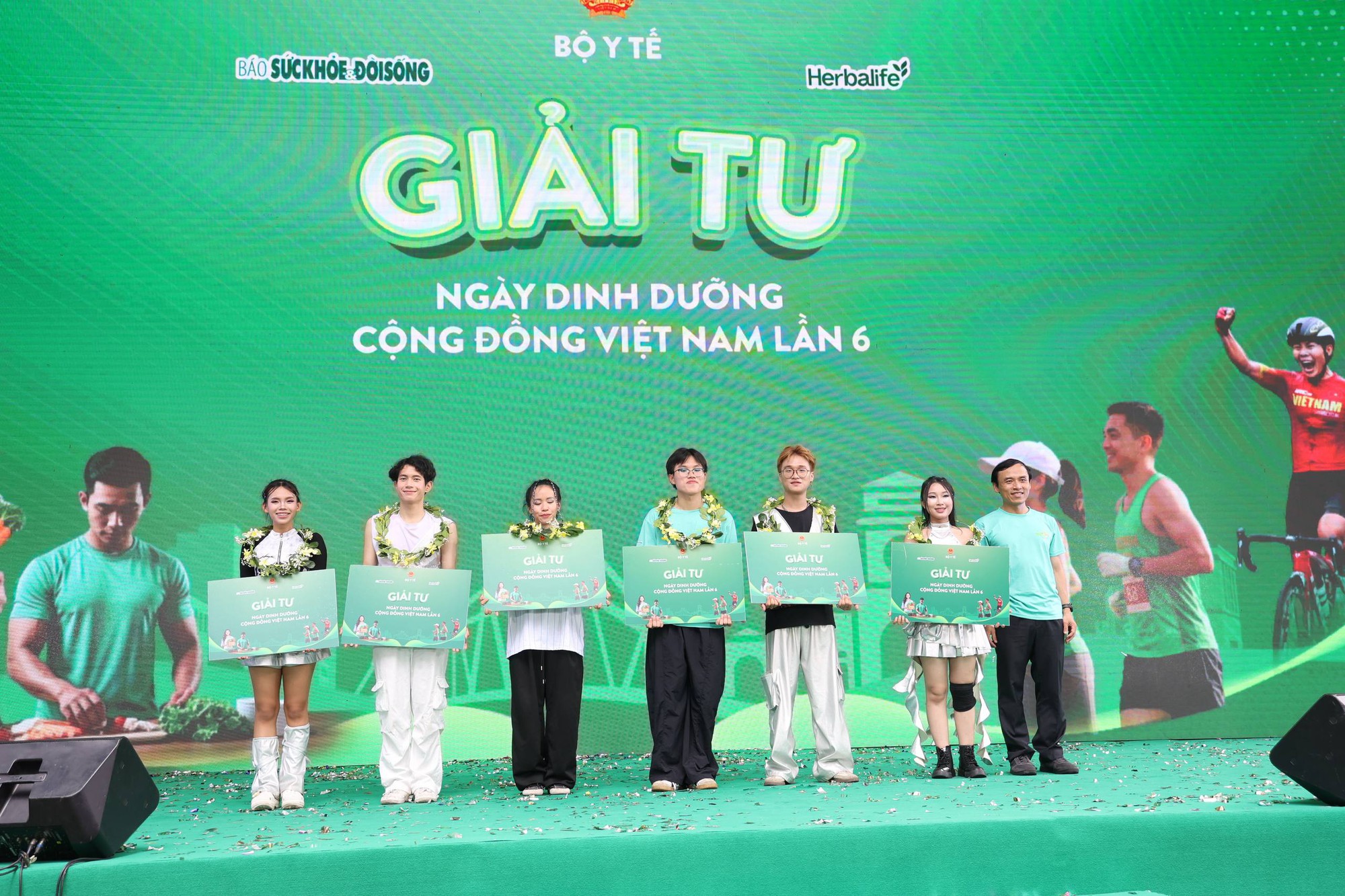 Qua 6 m&ugrave;a Ng&agrave;y Dinh dưỡng cộng đồng Việt Nam: Gần 10.000 người d&acirc;n được tư vấn sức khỏe, dinh dưỡng miễn ph&iacute; - Ảnh 12.