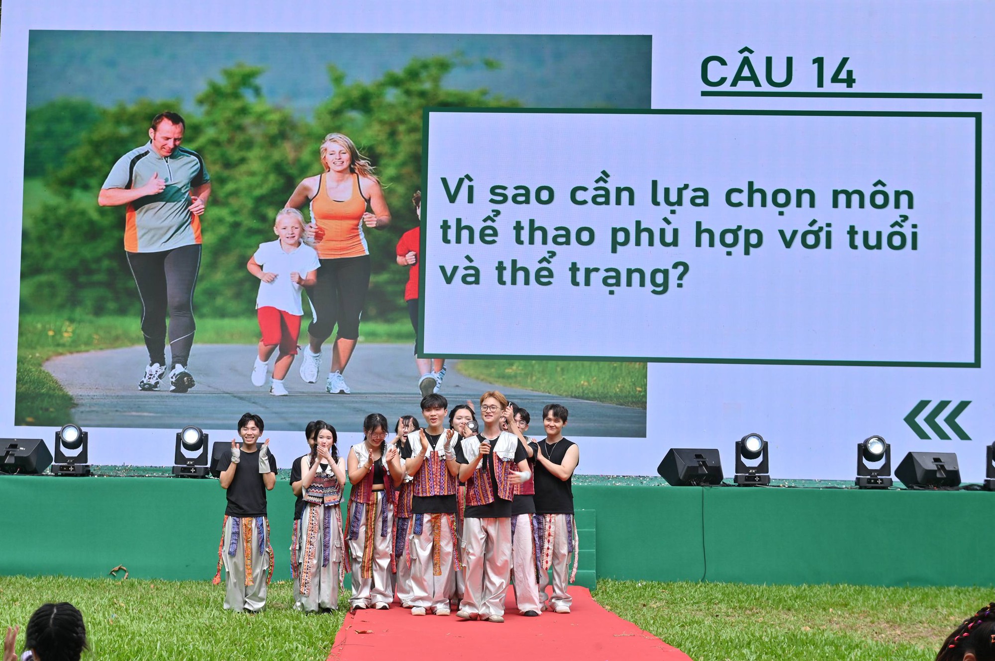 Qua 6 m&ugrave;a Ng&agrave;y Dinh dưỡng cộng đồng Việt Nam: Gần 10.000 người d&acirc;n được tư vấn sức khỏe, dinh dưỡng miễn ph&iacute; - Ảnh 7.