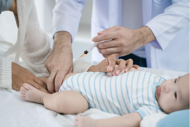 Cảnh b&aacute;o gia tăng vi&ecirc;m phổi do RSV ở trẻ dưới 1 tuổi khi giao m&ugrave;a - Ảnh 3.