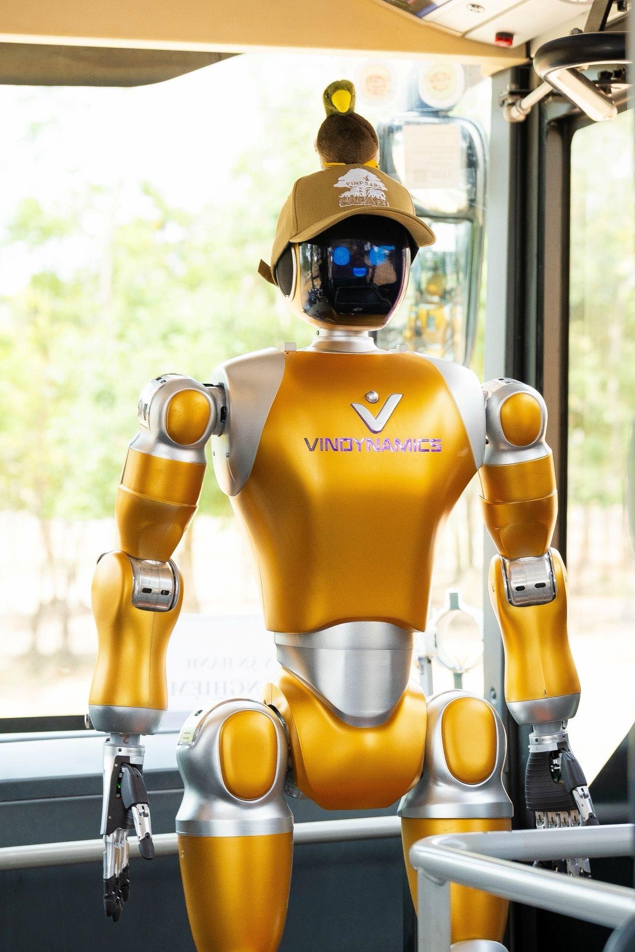 Robot h&igrave;nh người Dyno của VinDynamics đ&aacute;nh dấu bước tiến của AI Việt Nam tại Vinpearl Safari Ph&uacute; Quốc- Ảnh 2.