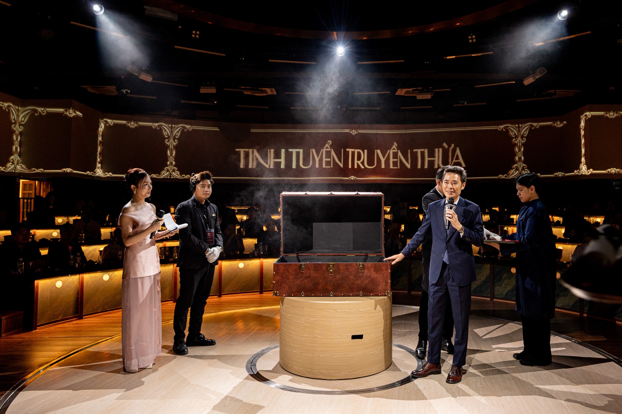 "Dạ Yến Gi&aacute;m Tuyển&rdquo; h&eacute; lộ 58 đại trạch độc bản - The Collectors- Ảnh 4.