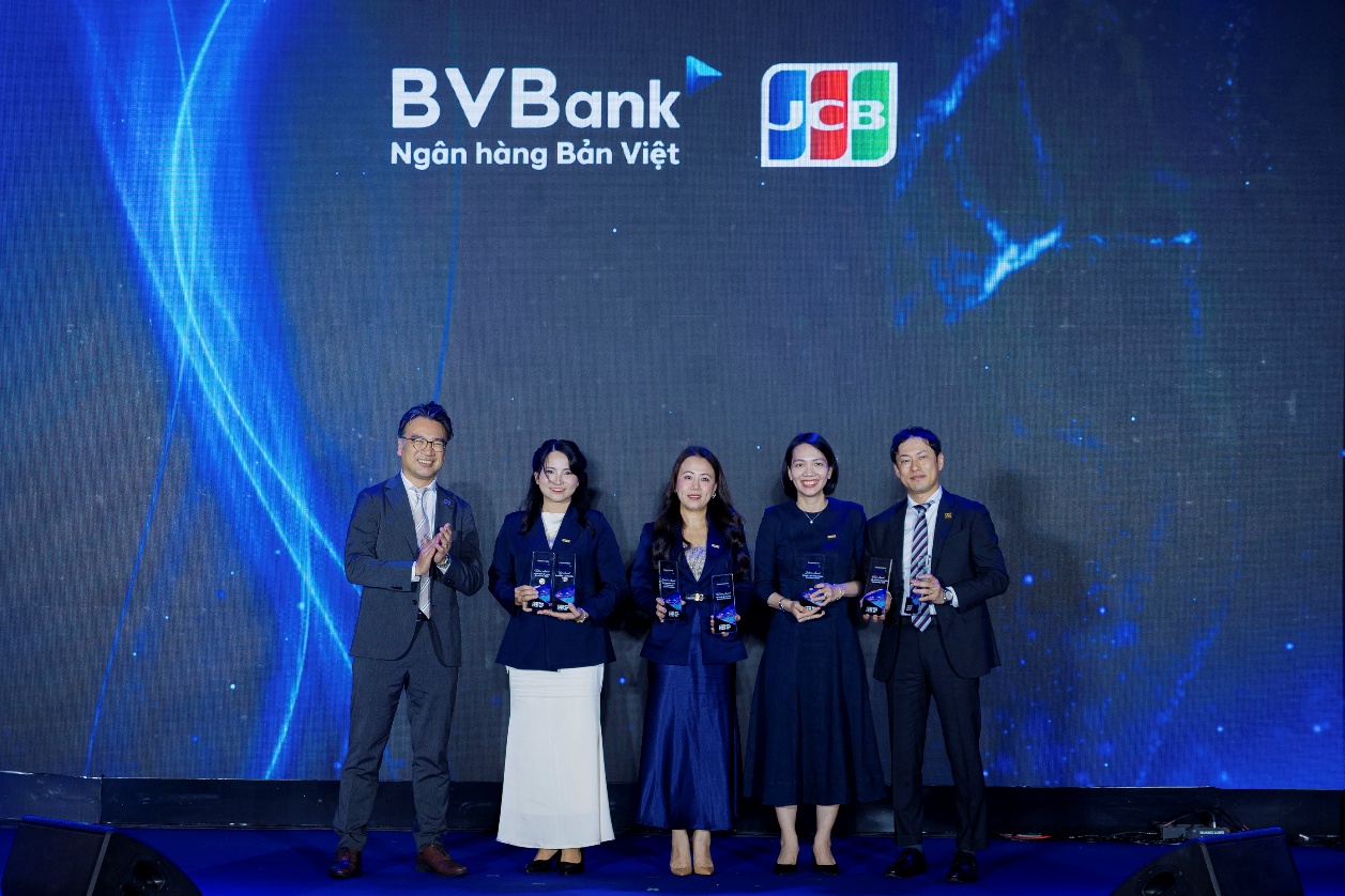 BVBank ghi dấu ấn hoạt động thẻ 2025 với 7 giải thưởng quan trọng- Ảnh 1.