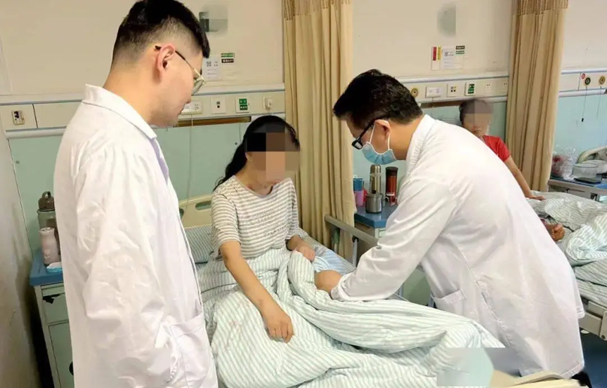 Cô gái trẻ mắc bệnh lạ vào mỗi thứ 7, Chủ Nhật, bác sĩ kinh ngạc phát hiện nguyên nhân là loại nước nhiều người uống mỗi ngày- Ảnh 1. Cô gái trẻ mắc bệnh lạ vào mỗi thứ 7, Chủ Nhật, bác sĩ kinh ngạc phát hiện nguyên nhân là loại nước nhiều người uống mỗi ngày- Ảnh 1.