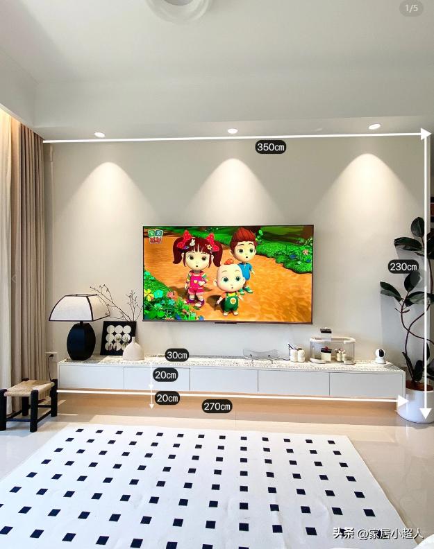 Căn hộ 80m&sup2; nhưng tr&ocirc;ng rộng như 120m&sup2;: 5 mẹo thiết kế gi&uacute;p kh&ocirc;ng gian &ldquo;nới rộng&rdquo; m&agrave; kh&ocirc;ng cần mua nh&agrave; mới - Ảnh 2.