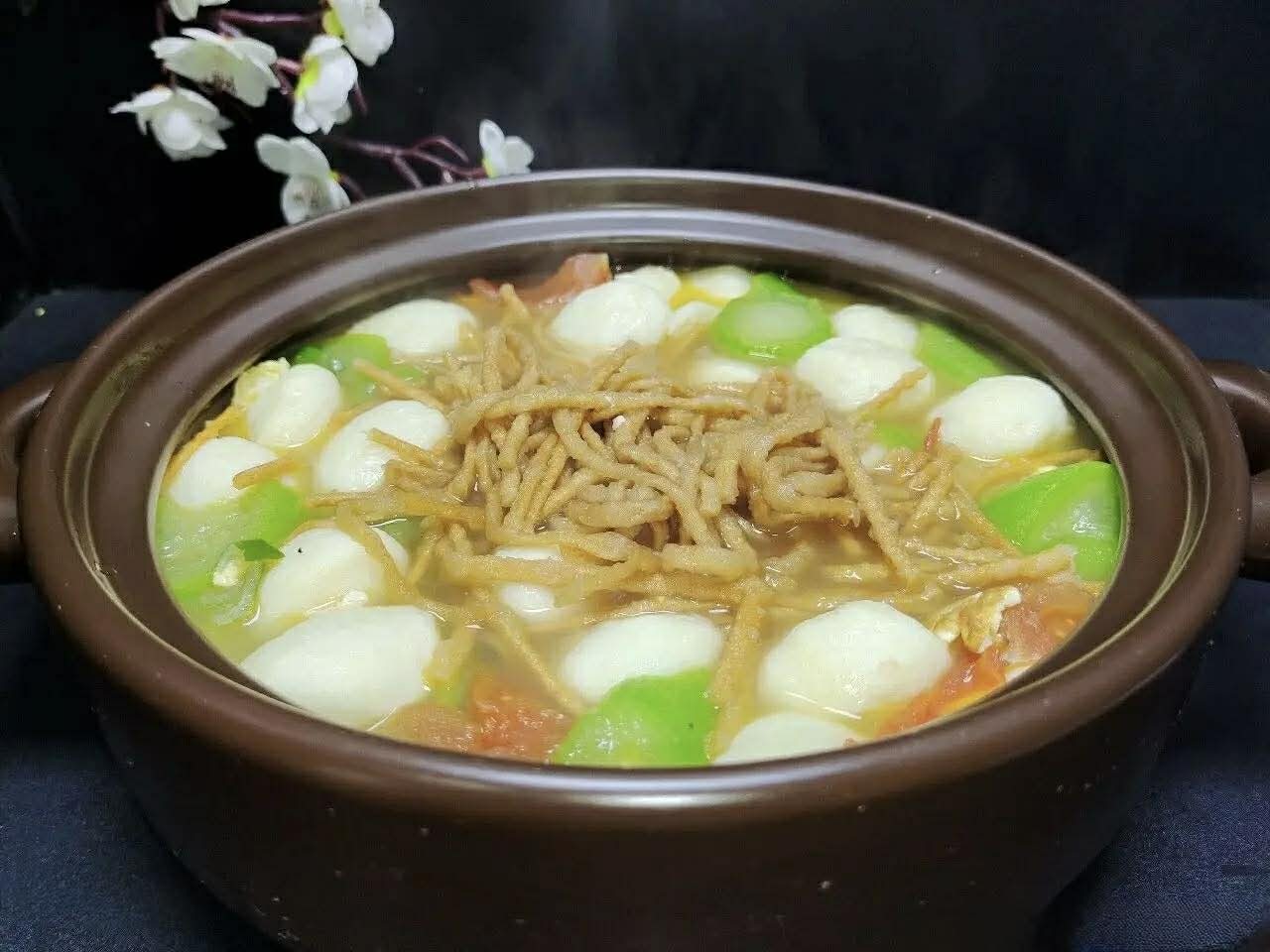Tin t&ocirc;i đi, khi kh&ocirc;ng muốn nấu nướng, h&atilde;y l&agrave;m m&oacute;n n&agrave;y: Sự kết hợp tuyệt vời giữa canh v&agrave; rau củ, rất ngon - Ảnh 2.