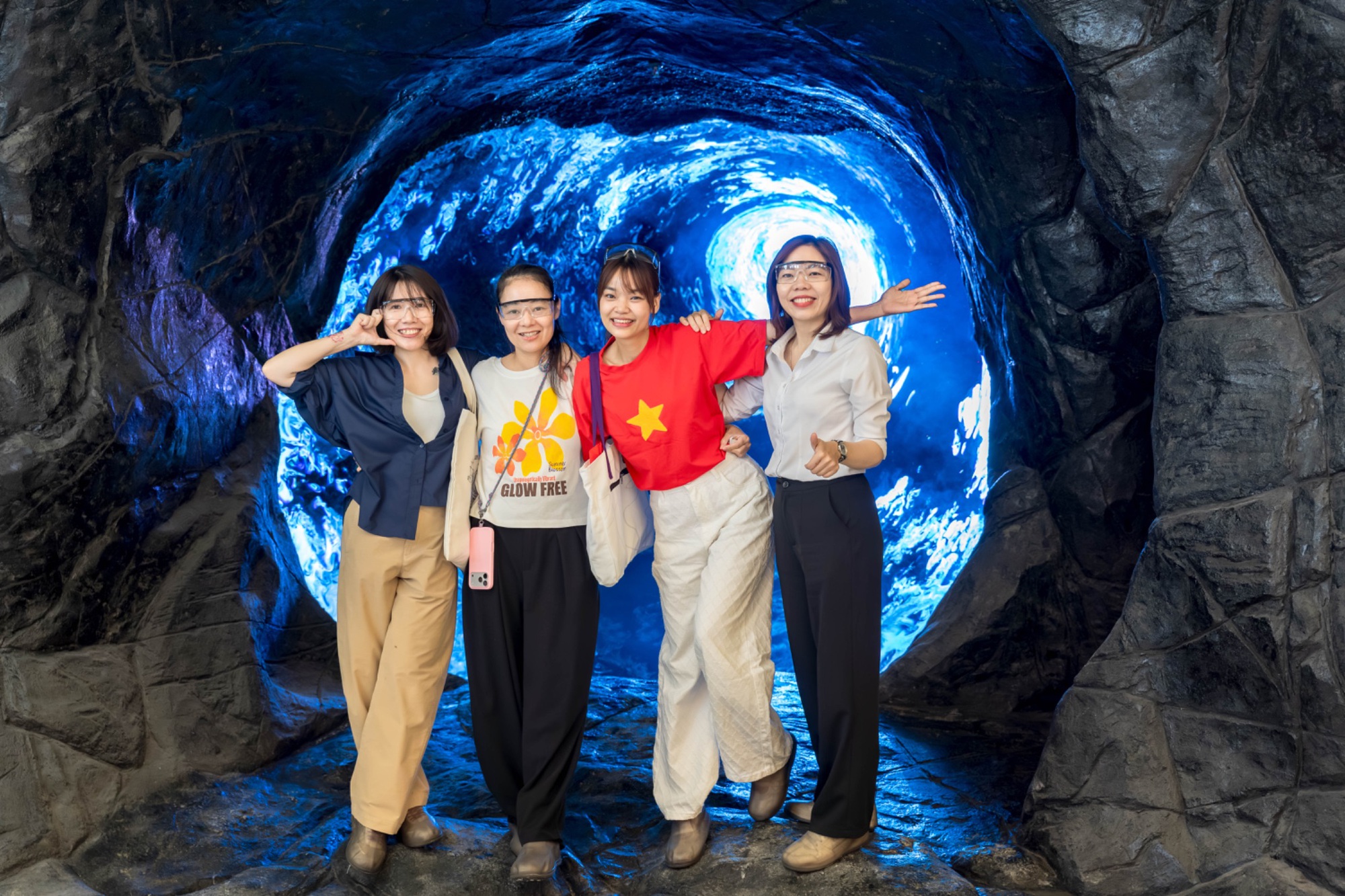 Cho&aacute;ng ngợp với &ldquo;Vũ trụ đa gi&aacute;c quan&rdquo; tại Kh&ocirc;ng gian nghệ thuật &aacute;nh s&aacute;ng tương t&aacute;c ở B&agrave; N&agrave; Hills - Ảnh 5.