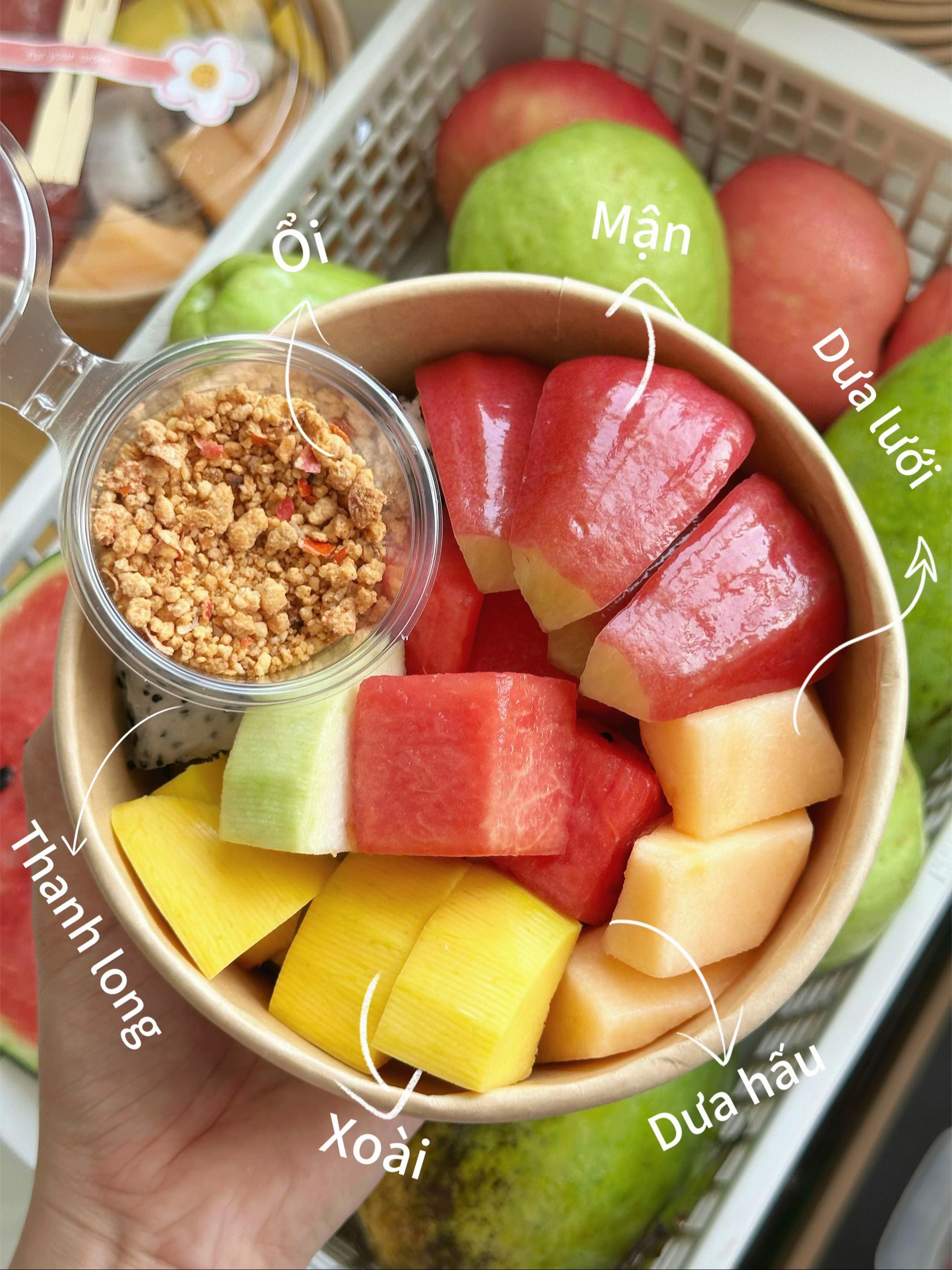 Nghỉ việc lương 10 triệu để b&aacute;n tr&aacute;i c&acirc;y gọt sẵn, ng&agrave;y cao điểm 100 hộp: C&ocirc; g&aacute;i trẻ ở TP HCM kiếm tiền từ điều ai cũng nghĩ đơn giản- Ảnh 4.