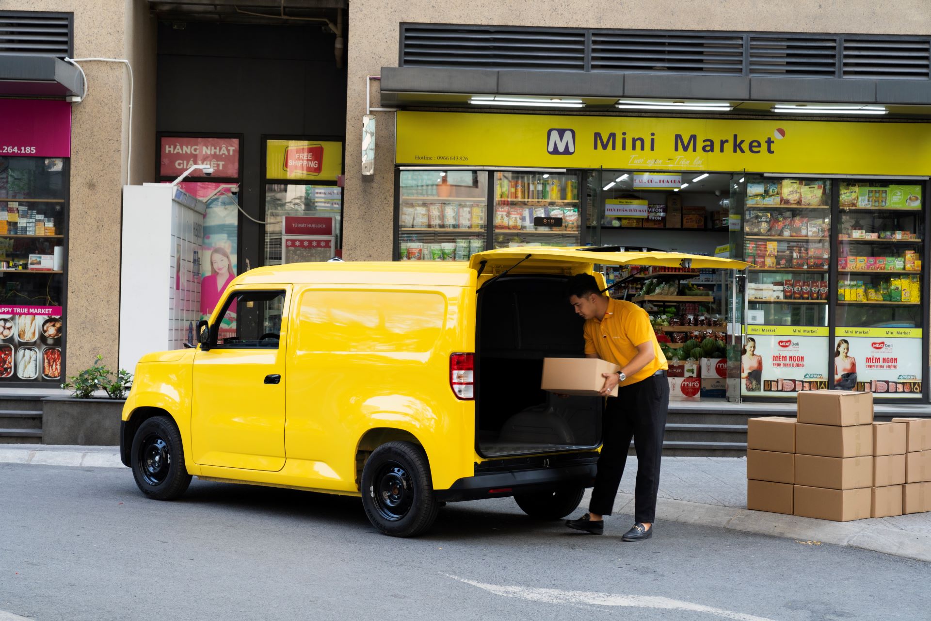 Người d&ugrave;ng Việt n&oacute;i về VinFast EC Van: &ldquo;Cỗ m&aacute;y giao h&agrave;ng&rdquo; gi&uacute;p tiết kiệm gần trăm triệu đồng mỗi năm - Ảnh 1.