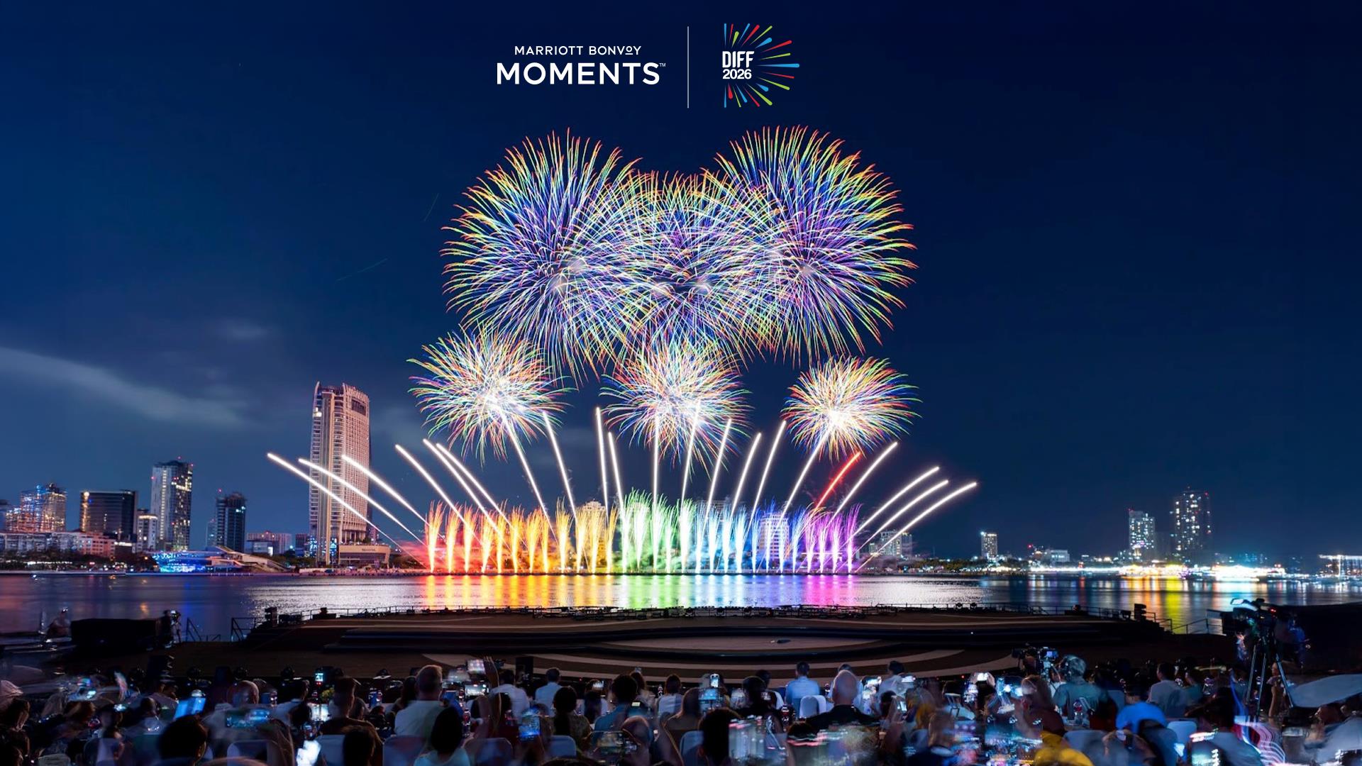"Bỏ t&uacute;i" c&aacute;ch xem ph&aacute;o hoa Đ&agrave; Nẵng 2026 cực chill: Kh&ocirc;ng cần chen lấn, c&oacute; xe đưa đ&oacute;n, ngồi ngay h&agrave;ng ghế Zone A - Ảnh 1.