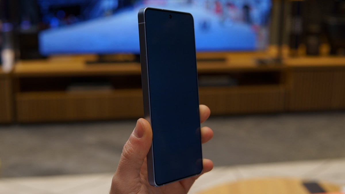 Samsung vừa biến màn hình điện thoại thành thiết bị theo dõi sức khỏe: Đo nhịp tim, huyết áp ngay trên OLED 10 Samsungs latest display innovation is much more than a screen