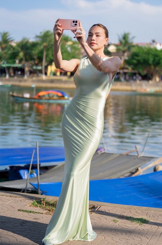 Concert giữa l&ograve;ng Hội An, ph&aacute;o hoa b&ecirc;n s&ocirc;ng Ho&agrave;i v&agrave; m&agrave;n debut ho&agrave;nh tr&aacute;ng của OPPO Find X9 Ultra v&agrave; Find X9s tại Việt Nam- Ảnh 3.