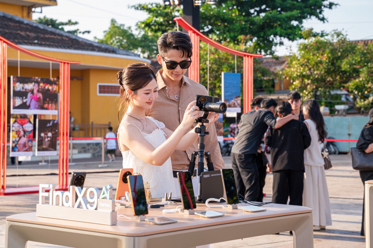Concert giữa l&ograve;ng Hội An, ph&aacute;o hoa b&ecirc;n s&ocirc;ng Ho&agrave;i v&agrave; m&agrave;n debut ho&agrave;nh tr&aacute;ng của OPPO Find X9 Ultra v&agrave; Find X9s tại Việt Nam- Ảnh 4.