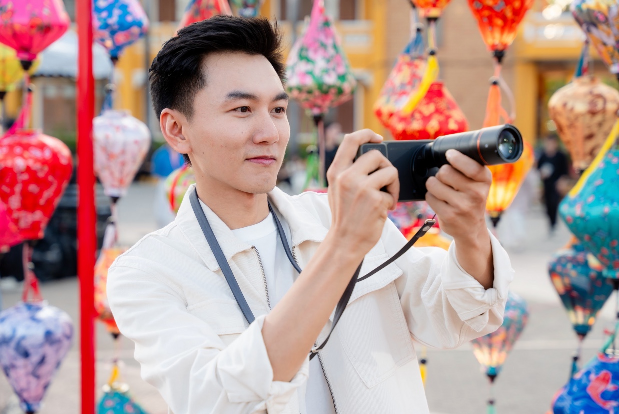 Concert giữa l&ograve;ng Hội An, ph&aacute;o hoa b&ecirc;n s&ocirc;ng Ho&agrave;i v&agrave; m&agrave;n debut ho&agrave;nh tr&aacute;ng của OPPO Find X9 Ultra v&agrave; Find X9s tại Việt Nam- Ảnh 5.