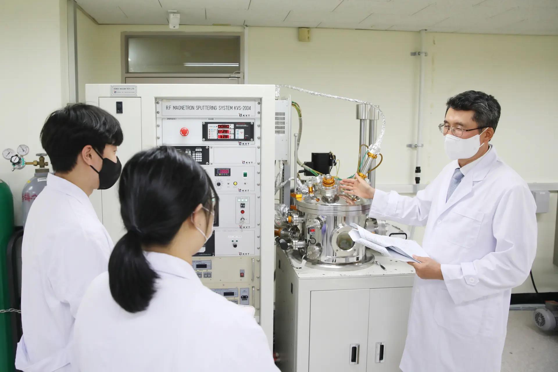 Đừng chọn đại học theo cảm t&iacute;nh: C&ocirc;ng thức 4C gi&uacute;p Gen Z chọn đ&uacute;ng trường- Ảnh 1.